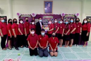 ได้ให้การต้อนรับ วิทยาลัยการอาชีพโพธิ์ทอง ได้เข้าศึกษา ดูงานสวนพฤกษาศาสตร์โรงเรียน (๕ องค์ประกอบ)