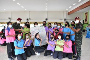 วันที่ ๘ กันยายน ๒๕๖๕ เวลา ๐๙.๐๐ น. นายสัญญา แก้วใส รองผู้อำนวยการ พร้อมคณะผู้บริหาร คณะครู เจ้าหน้าที่ บุคลากรทางการศึกษา และนักเรียน นักศึกษา วิทยาลัยเทคนิคโคกสำโรง ได้เข้าร่วมโครงการป้องกันและแก้ไขปัญหายาเสพติด ตามตารางการอบรม เครือข่ายเยาวชนต่อต้านยาเสพติด ซึ่งจัดขึ้นโดยองค์การบริหารส่วนตำบลวังเพลิง และดำเนินงานโดยชุดวิทยากรจากกองพันปฏิบัติการจิตวิทยา หน่วยบัญชาการสงครามพิเศษ ณ หอประชุม วิทยาลัยเทคนิคโคกสำโรง(วันที่ ๒)￼