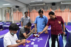 ในวันที่ ๒๐ เมษายน ๒๕๖๖ นายเริงศักดิ์ เข็มทอง ผู้อำนวยการวิทยาลัยเทคนิคโคกสำโรง พร้อมด้วยคณะผู้บริหาร คณะครู และบุคลากรทางการศึกษา ให้การต้อนรับ ดร.บุญส่ง จำปาโพธิ์ ที่ปรึกษาพิเศษสำนักนายกรัฐมนตรี ให้เกียรติเข้ามาเยี่ยมเยียนโครงการ อาชีวะสร้างช่างฝีมือ ตามแนวทางโรงเรียนพระดาบส พร้อมให้กำลังใจแก่คณะทำงาน และนักเรียนในโครงการฯ ณ วิทยาลัยเทคนิคโคกสำโรง จังหวัดลพบุรี